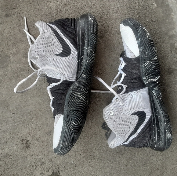 Nike kyrie v basketball shoe sz 12 - Picture 2 of 3